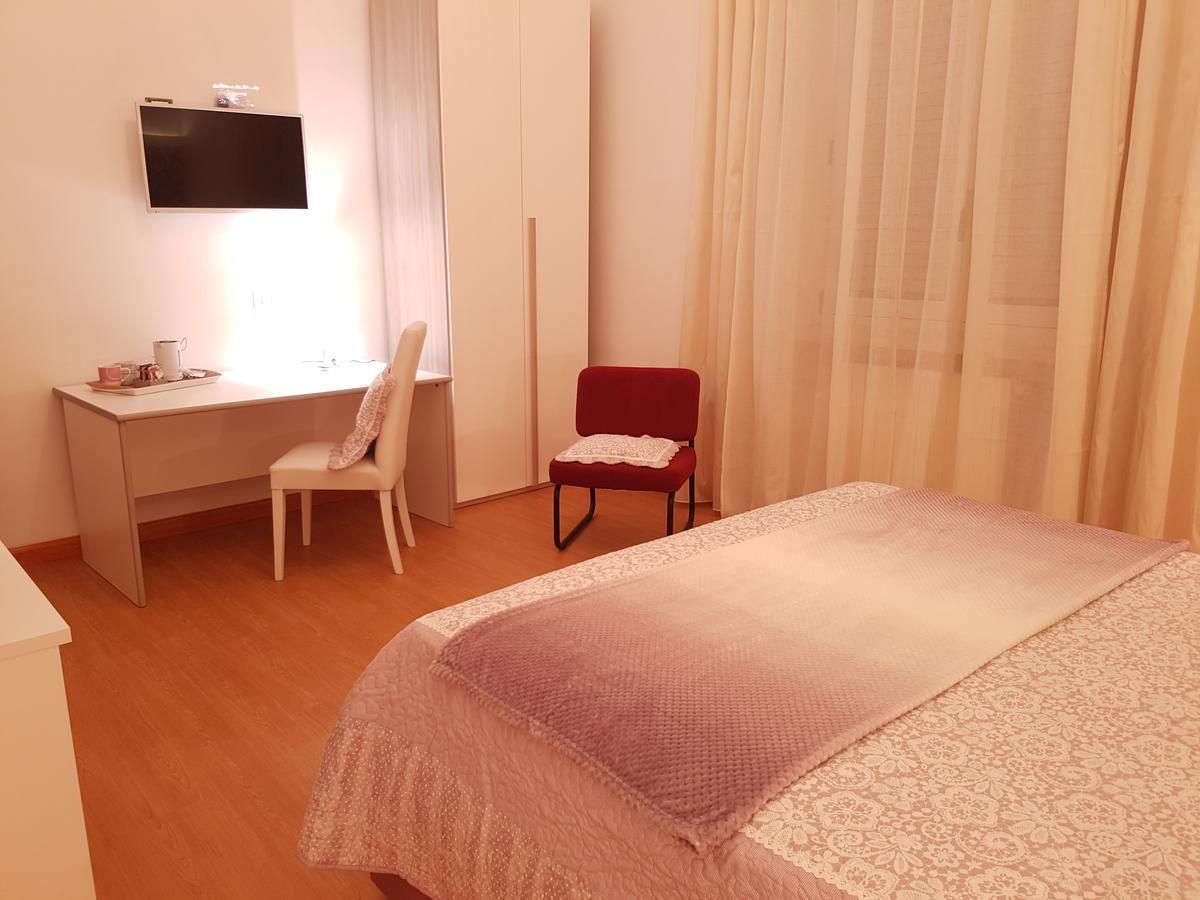 B&B Abatjour - Ambiente Sanificato - Test Antilegionella Assolto Фоджиа Экстерьер фото