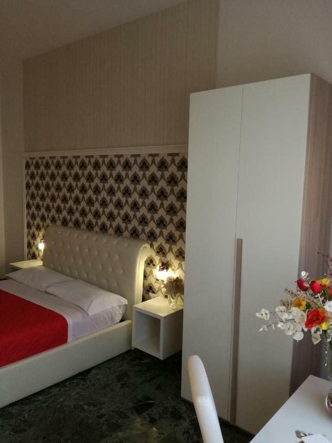 B&B Abatjour - Ambiente Sanificato - Test Antilegionella Assolto Фоджиа Экстерьер фото