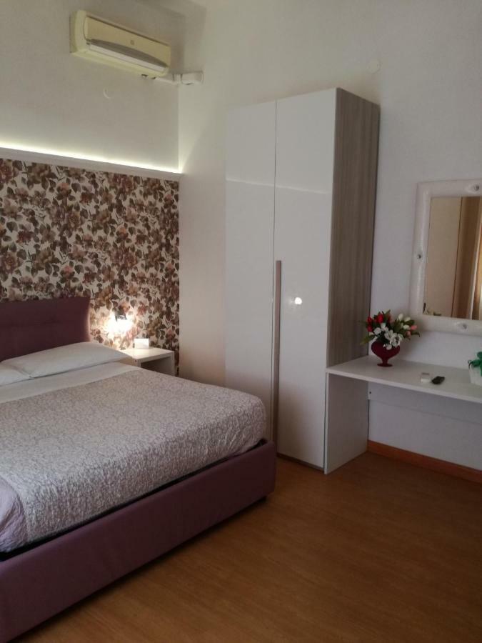 B&B Abatjour - Ambiente Sanificato - Test Antilegionella Assolto Фоджиа Экстерьер фото