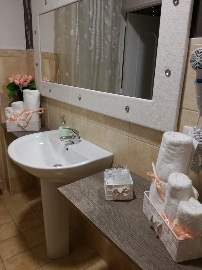 B&B Abatjour - Ambiente Sanificato - Test Antilegionella Assolto Фоджиа Экстерьер фото