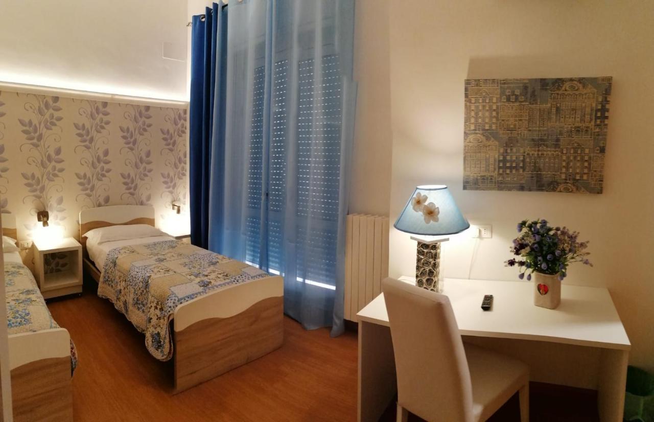 B&B Abatjour - Ambiente Sanificato - Test Antilegionella Assolto Фоджиа Экстерьер фото