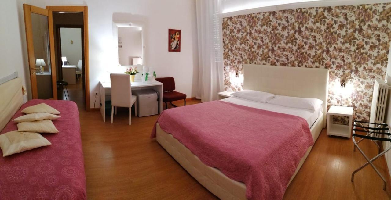 B&B Abatjour - Ambiente Sanificato - Test Antilegionella Assolto Фоджиа Экстерьер фото