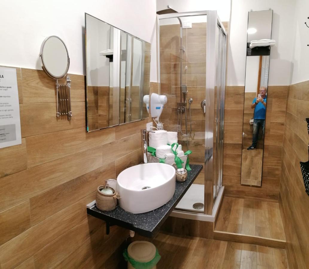 B&B Abatjour - Ambiente Sanificato - Test Antilegionella Assolto Фоджиа Экстерьер фото